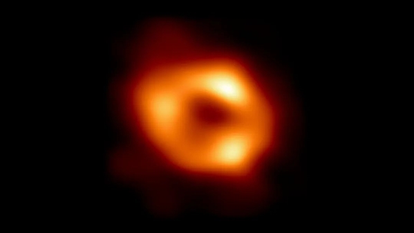 银河系中心黑洞的首张照片面世